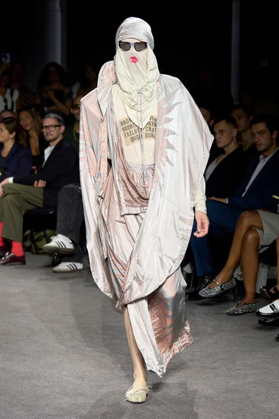 Look 13